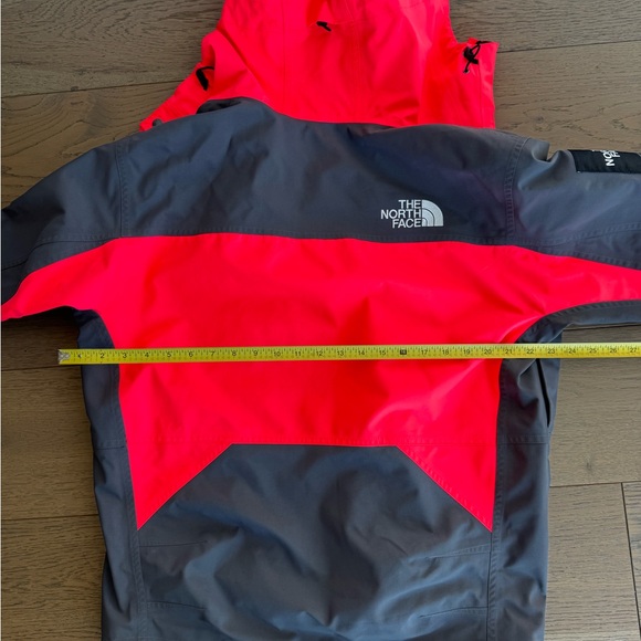 SUPREME X The North Face Gore-Tex Jacket in Medium - Picture 6 of 8